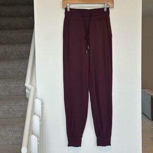 Lululemon On The Fly 28” Woven Jogger Size 2